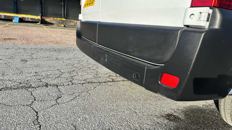 Renault Master Mwb Diesel Fwd MM35dCi 135 Business+ Medium Roof Van